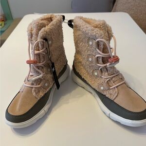 Sorel Tan and Gray Winter Boots